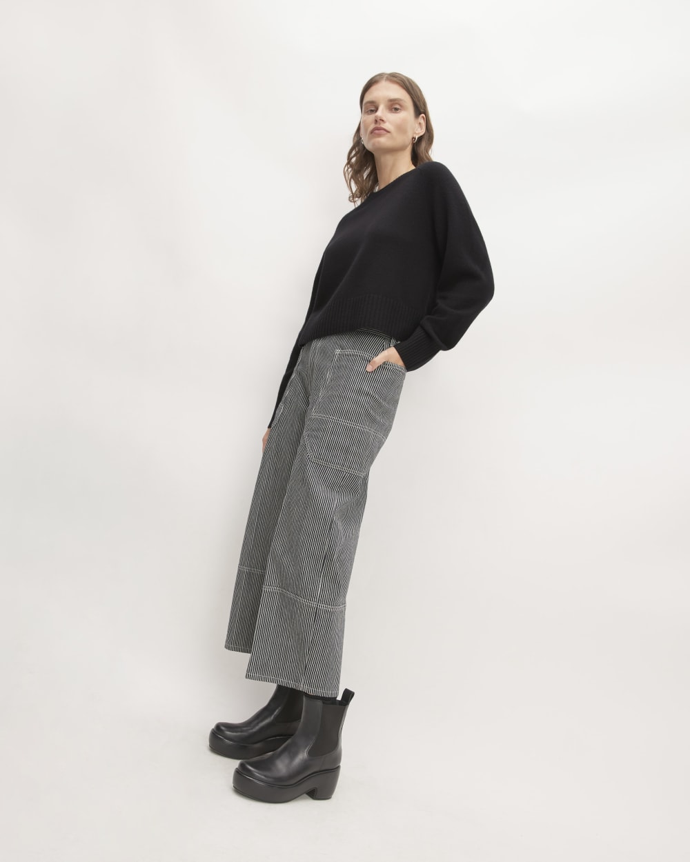 womens-cashmere-boxy-crew-sweater-black