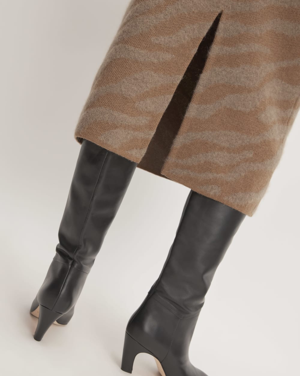 womens-alpaca-jacquard-skirt-camel-medium-brown