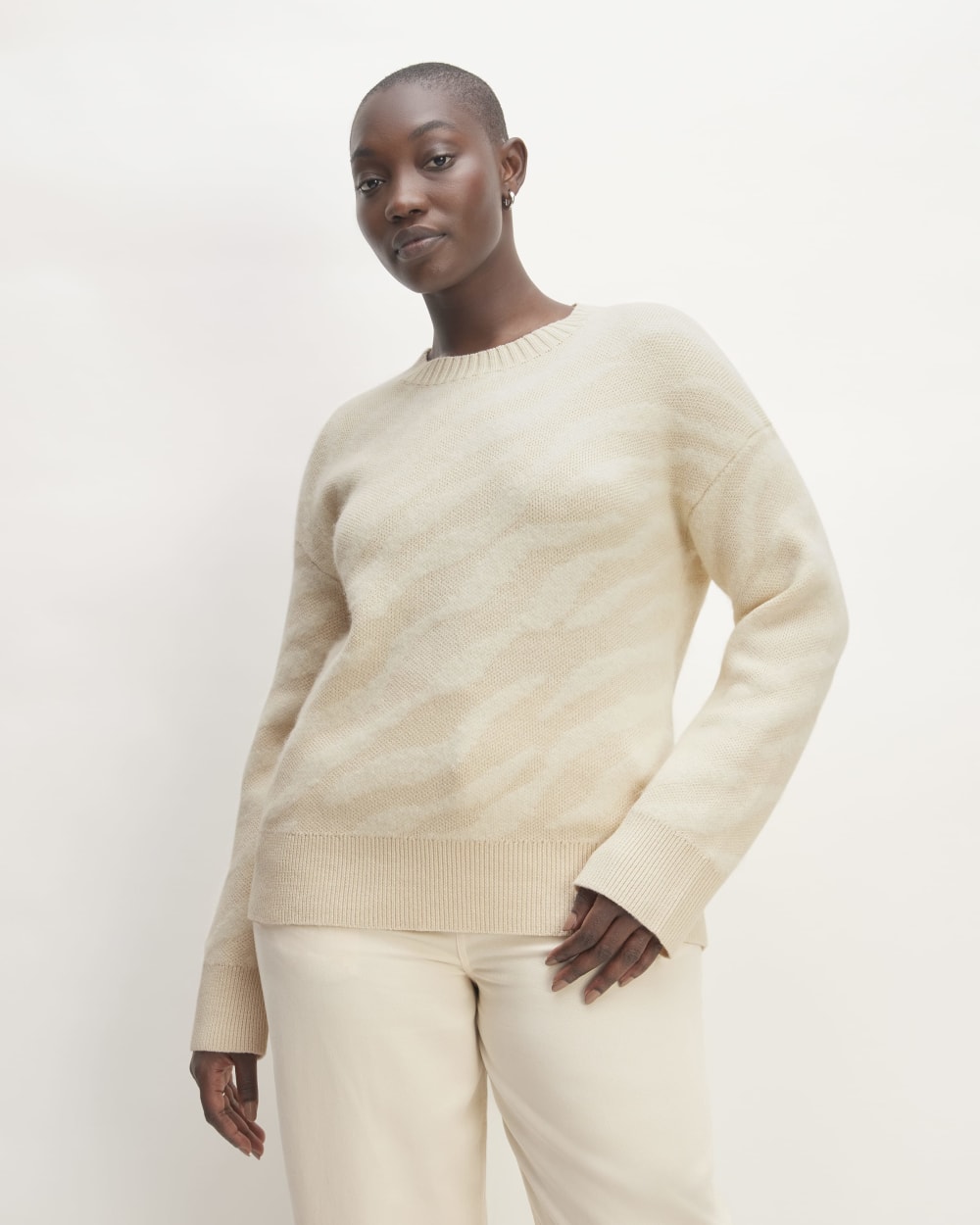 womens-alpaca-tiger-jacquard-crewneck-canvas-snow | primary