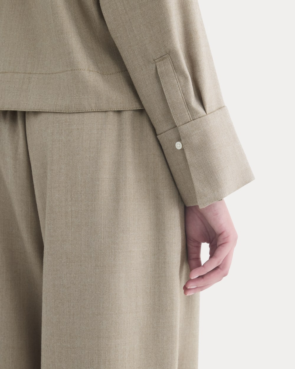 womens-overshirt-in-tailor-twill-light-taupe