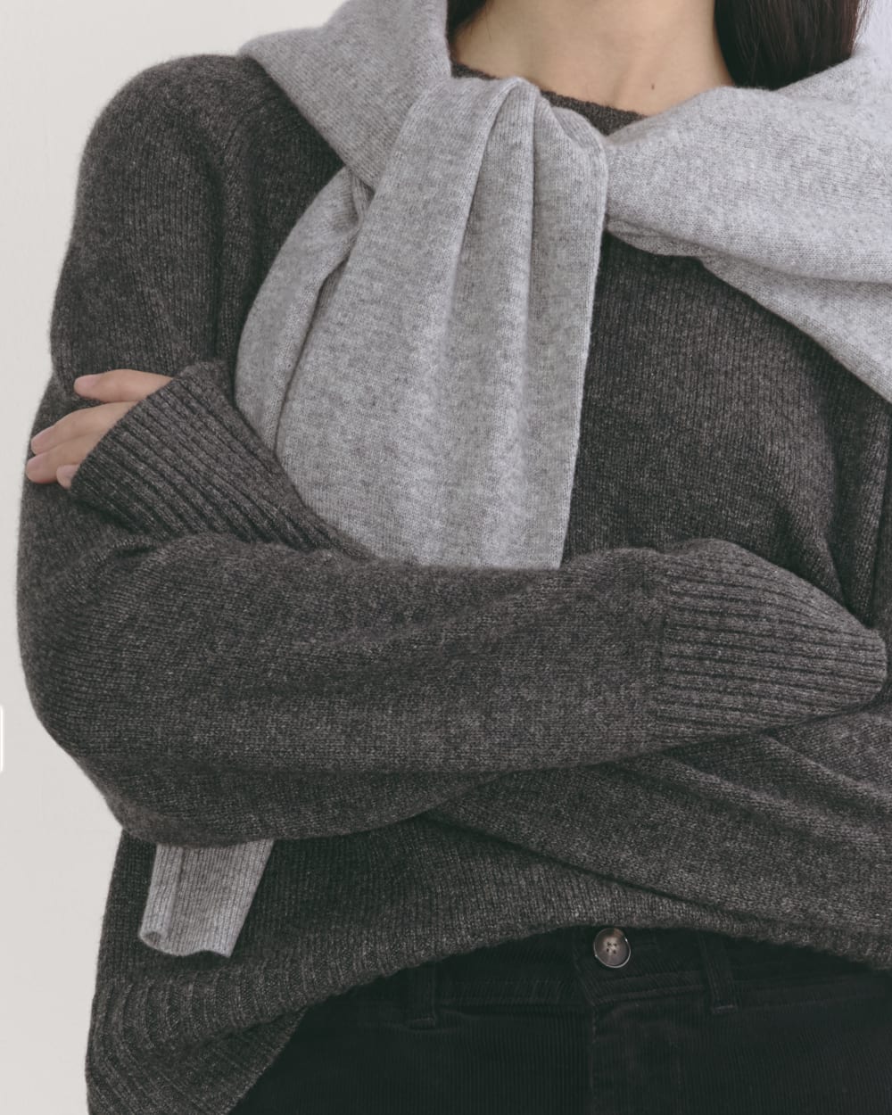 womens-cashmere-boxy-crew-sweater-heather-charcoal