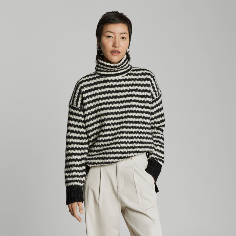 womens-light-chunky-turtleneck-black-oatmeal | primary