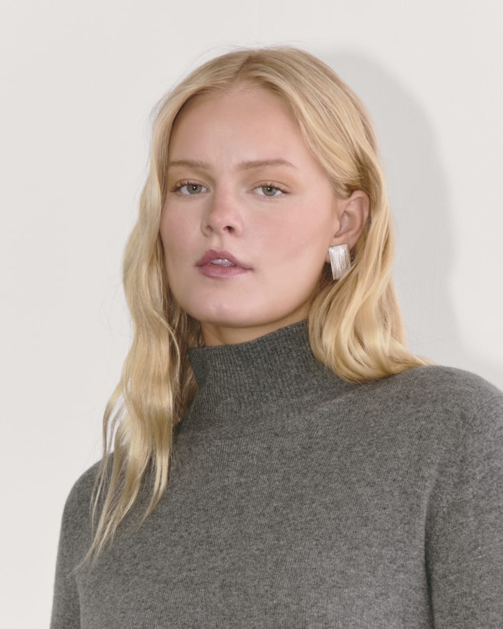 womens-cashmere-turtleneck-sweater-dress-heather-charcoal