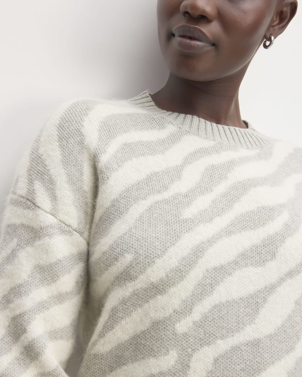 womens-alpaca-tiger-jacquard-crewneck-heathered-grey-snow