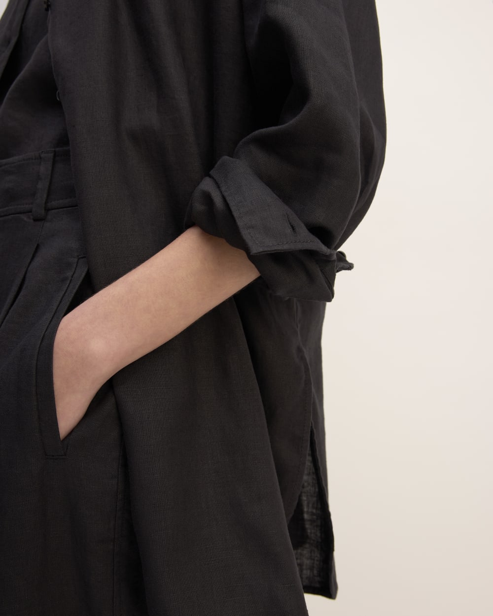 womens-linen-boyfriend-shirt-black