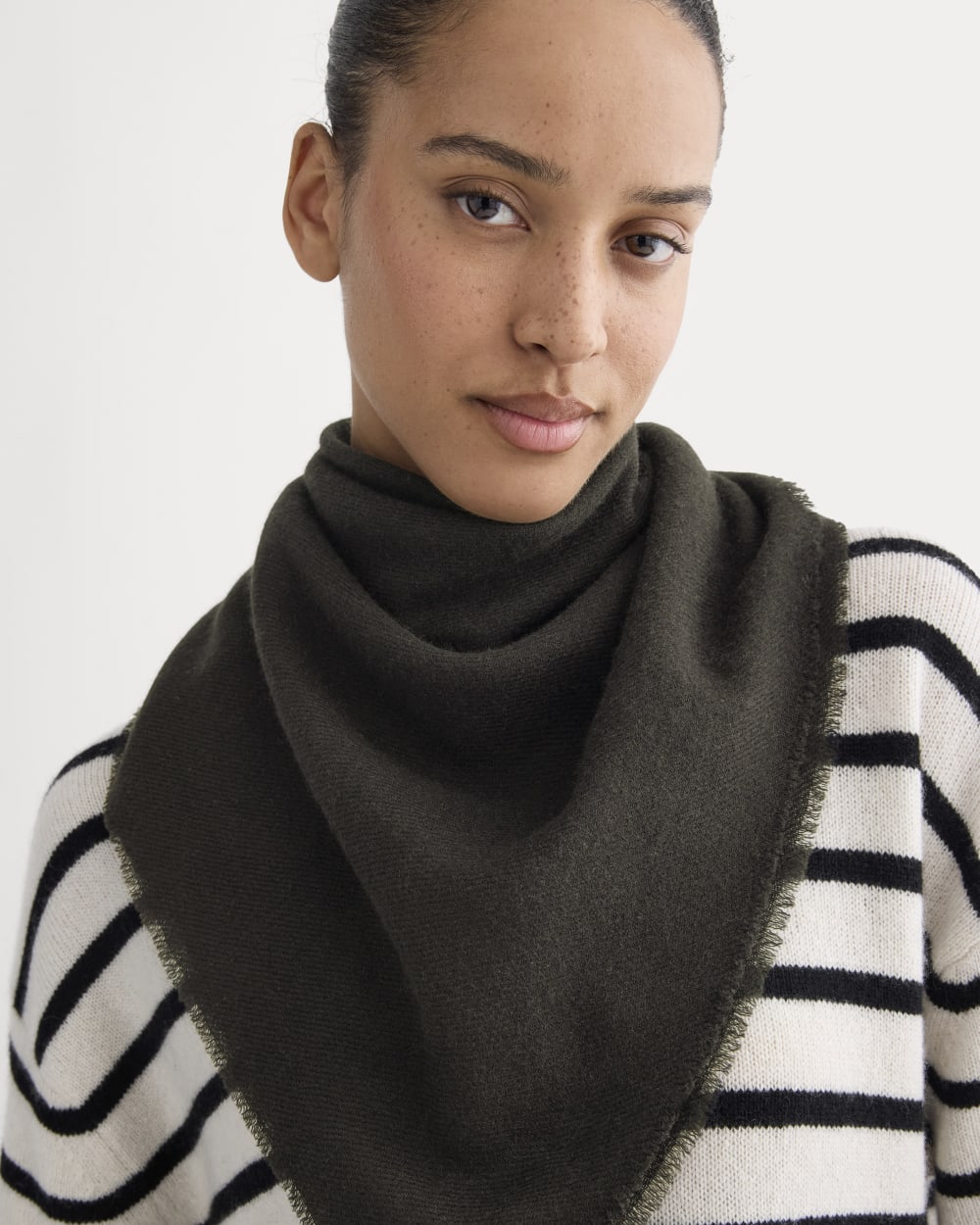 womens-fthrwt-bandana-black | alt