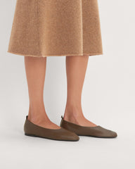 womens-day-glove-cocoa | alt