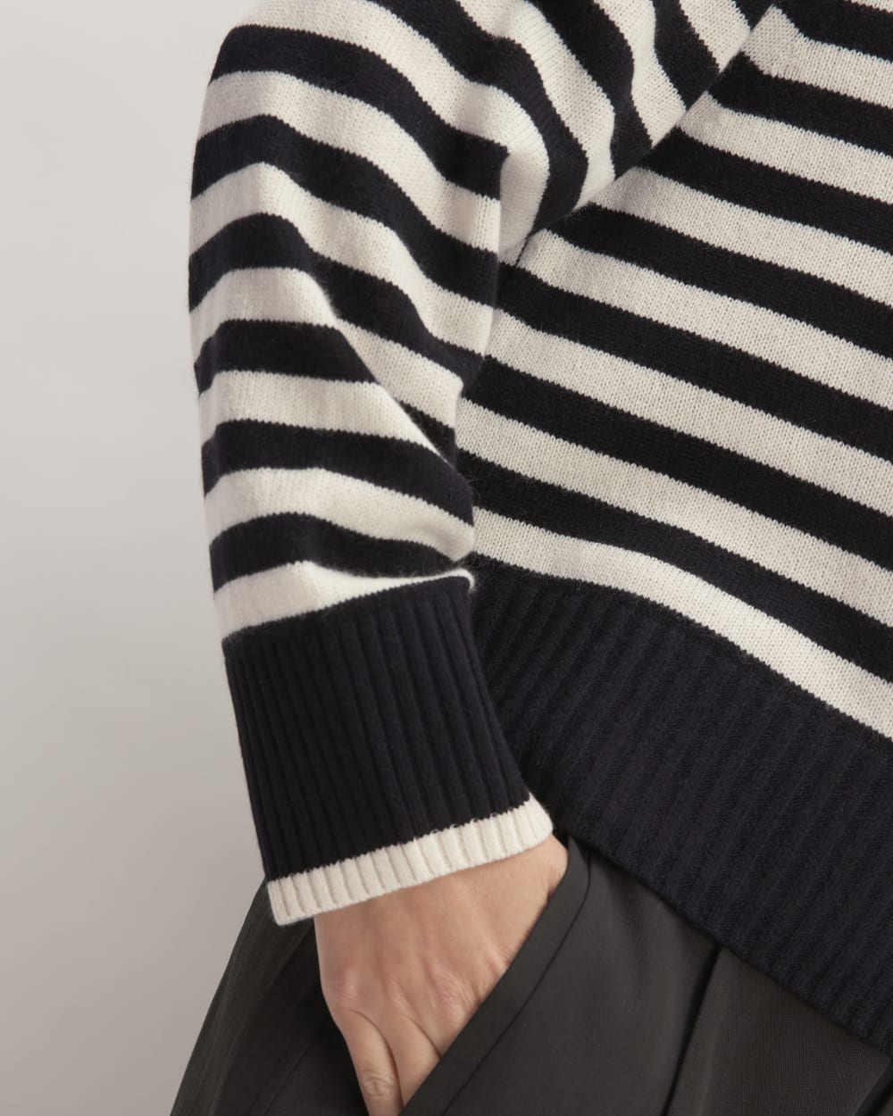 womens-cashmere-boxy-crew-sweater-black-bone