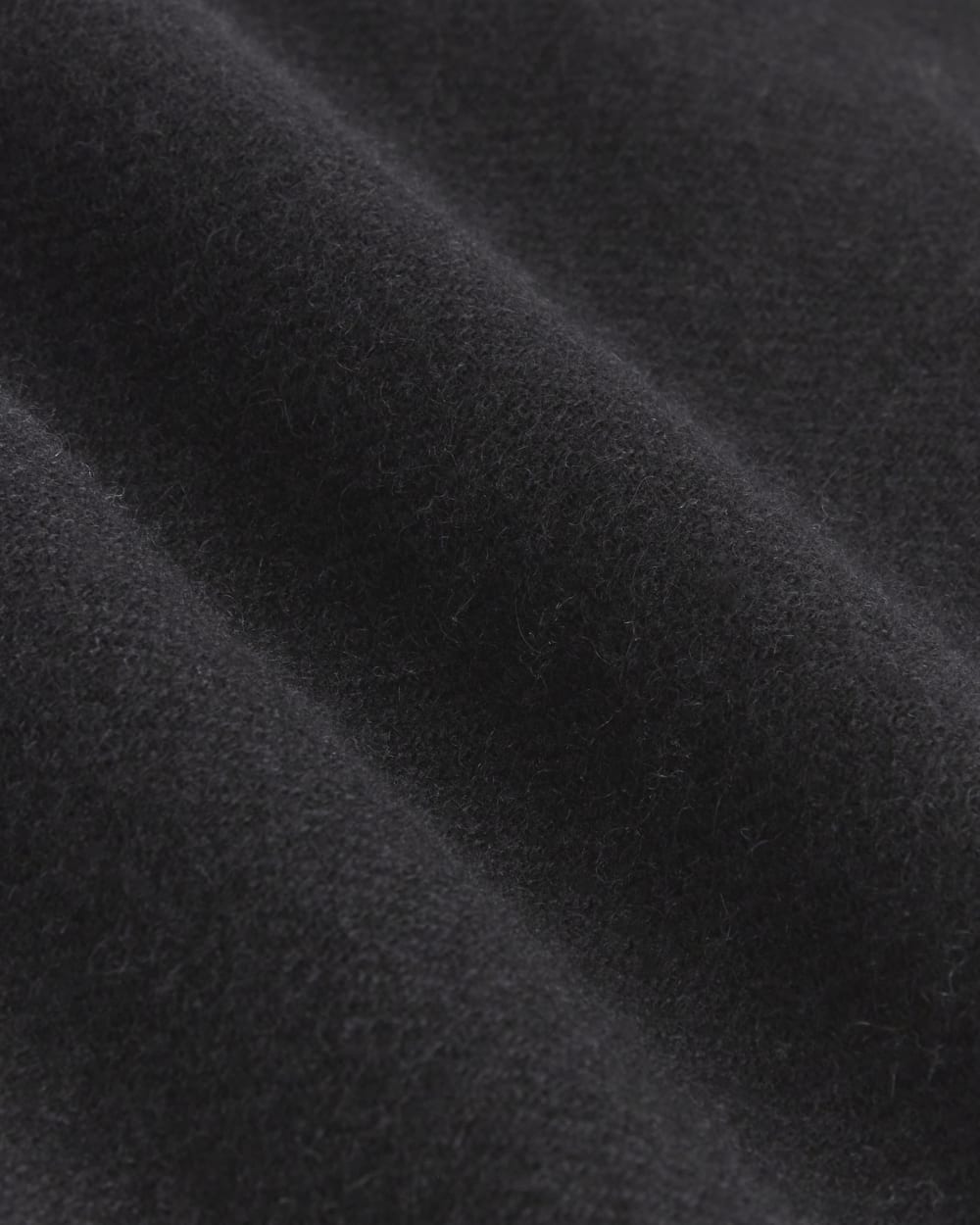 womens-cashmere-fthrwt-scarf-2-black