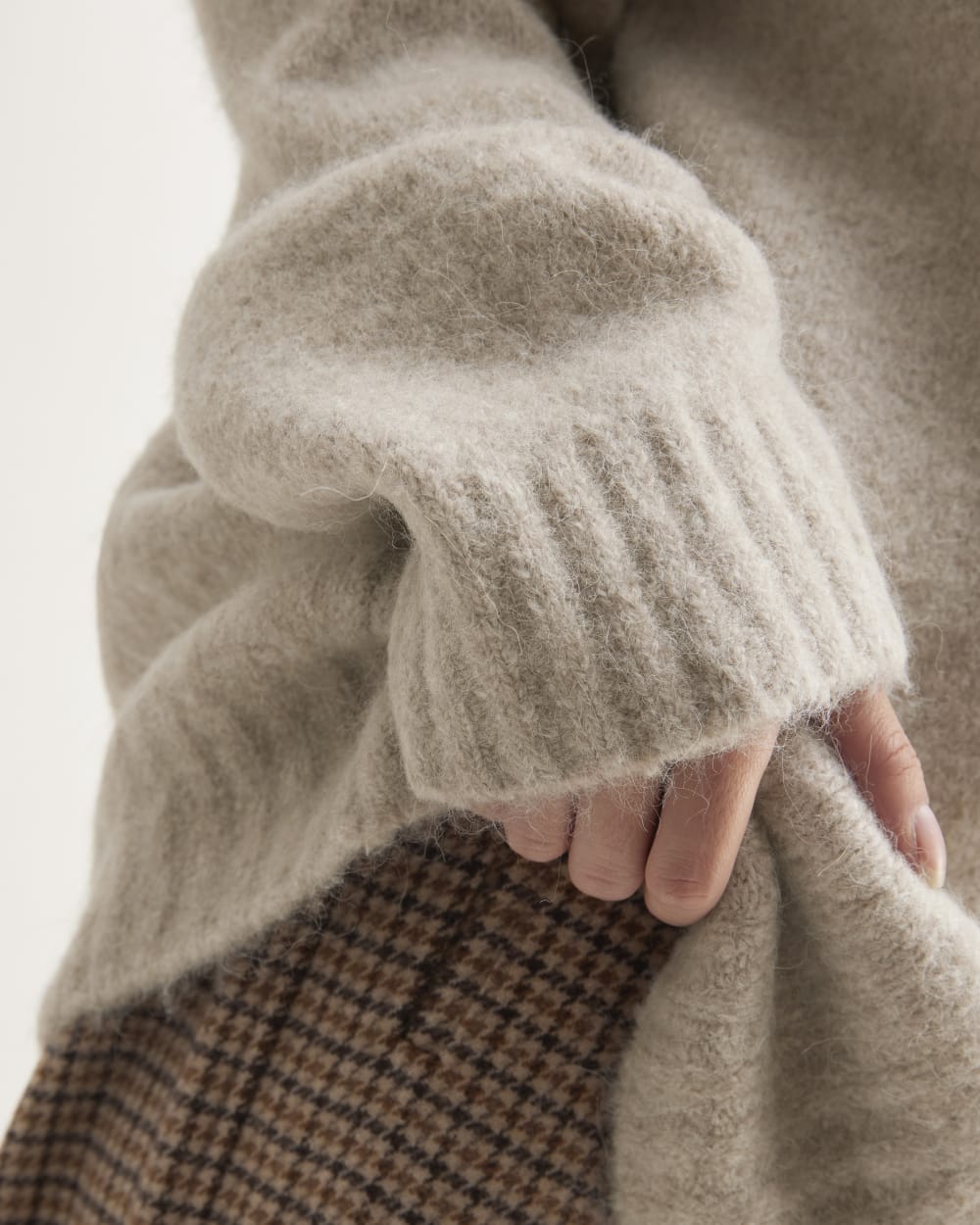 womens-superfuzz-alpaca-crew-light-oat