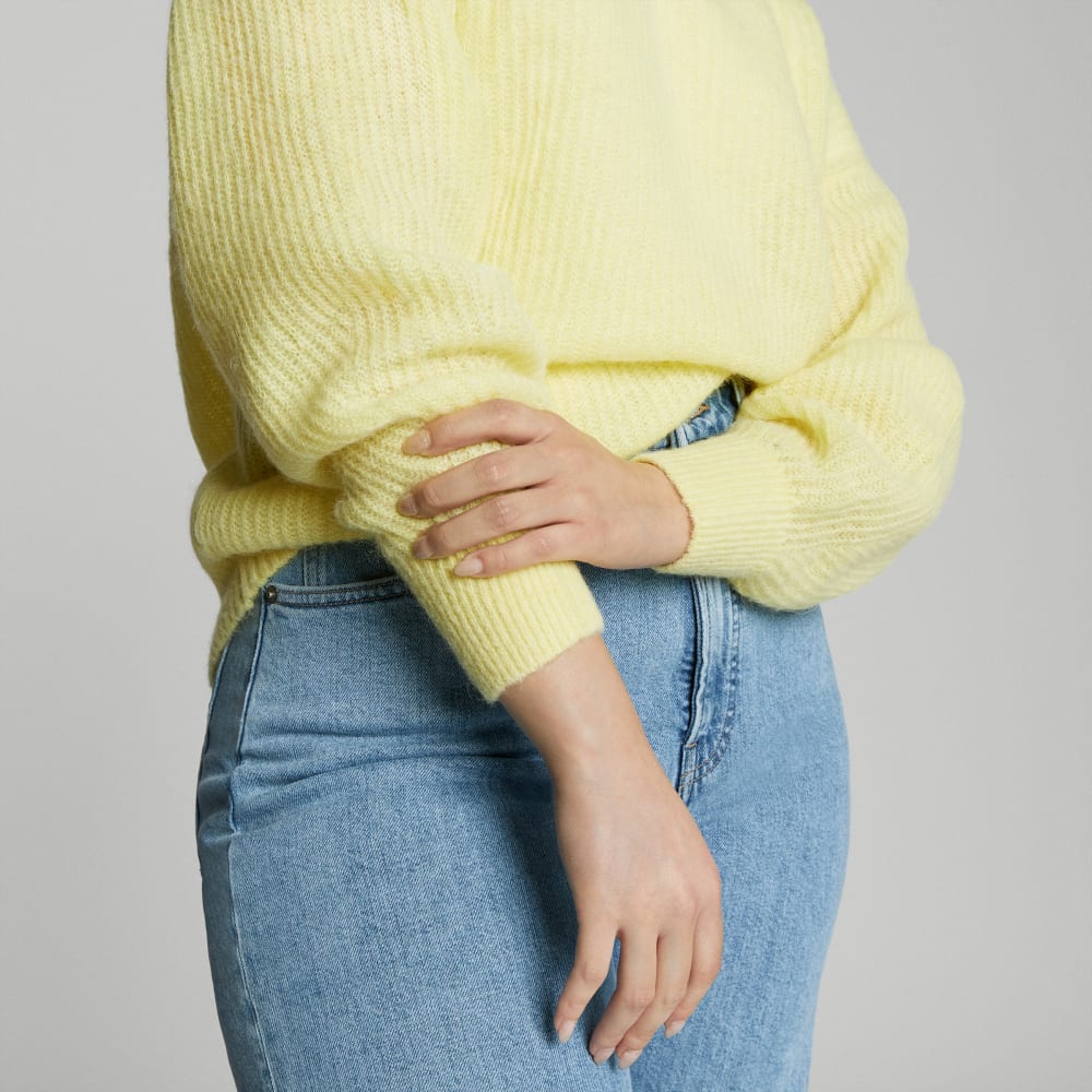 womens-alpaca-crew-light-lemon