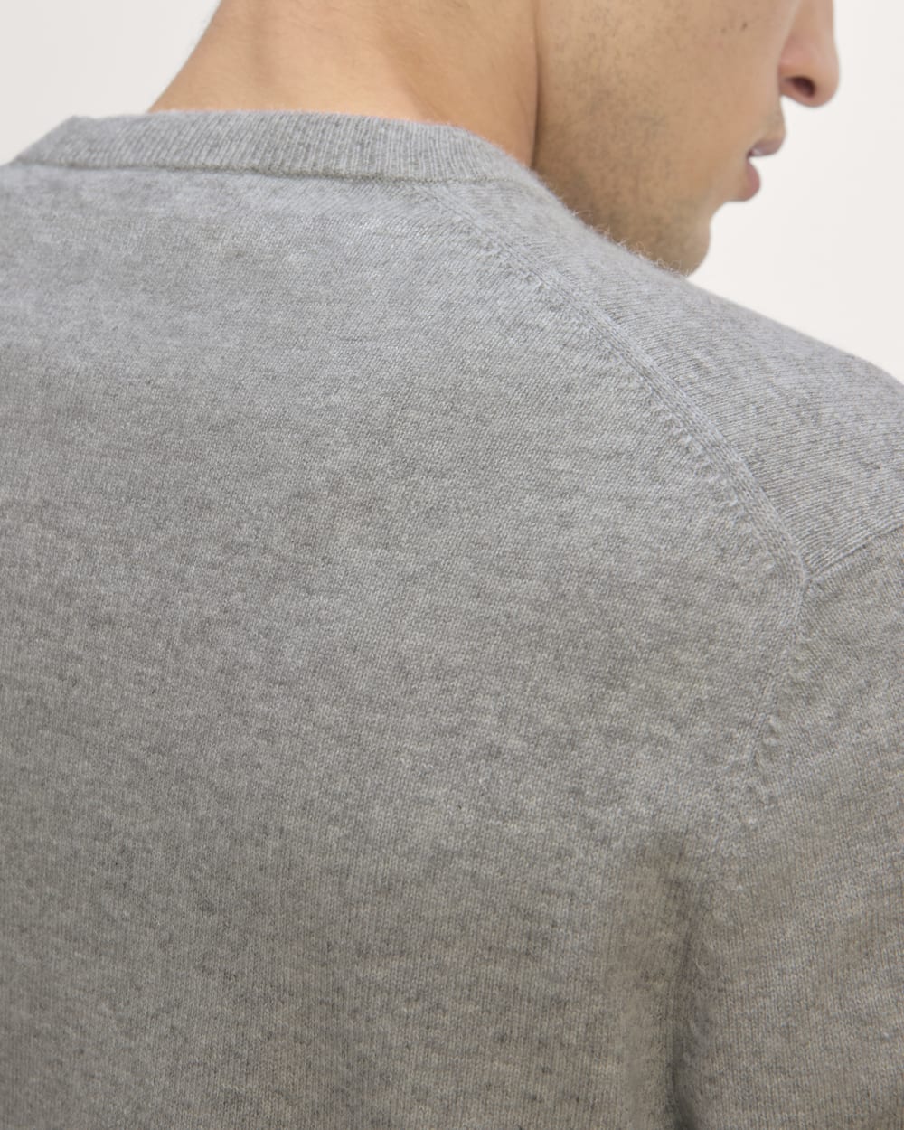 mens-cashmere-vneck-light-hthr-grey