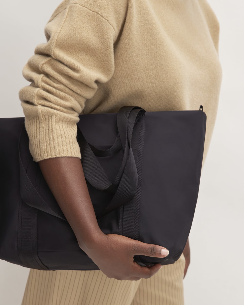 womens-recycled-nylon-tote-black | alt