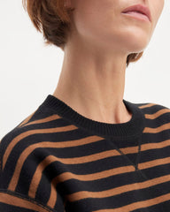 womens-knitted-sweatshirt-black-dark-camel