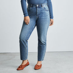 womens-90s-curvy-cheeky-straight-jean-vintage-mid-blue