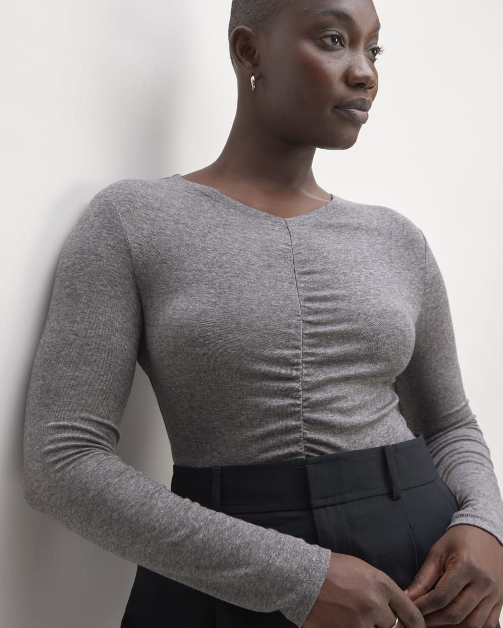womens-merino-tencel-relaxed-v-neck-heather-charcoal