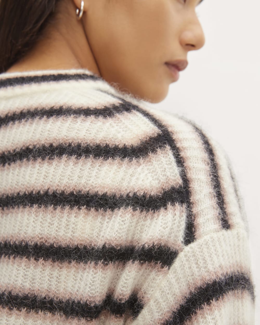 womens-alpaca-crew-black-creme-bone
