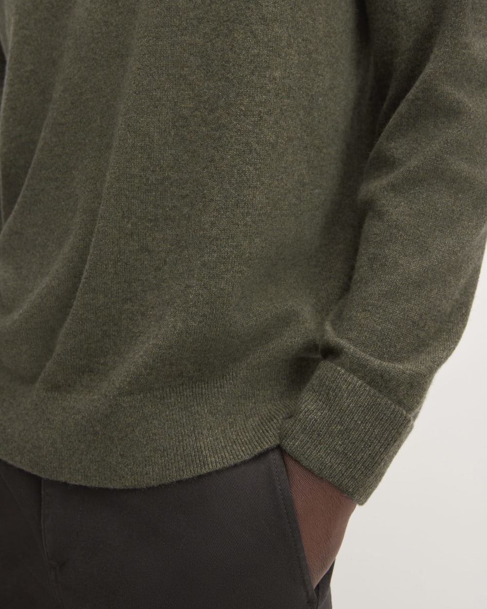 mens-cashmere-crew-heathered-army