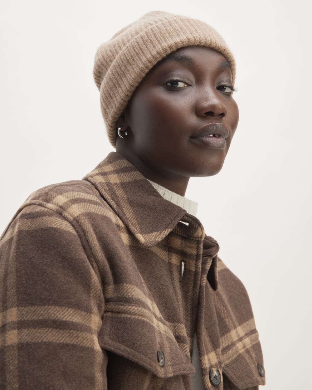 womens-cashmere-beanie2-heathered-woodsmoke | primary