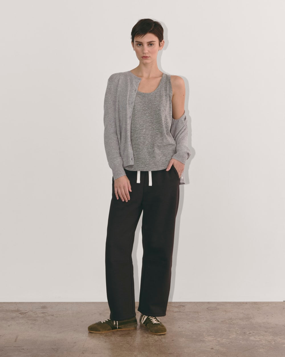 womens-perform-tank-heathered-black