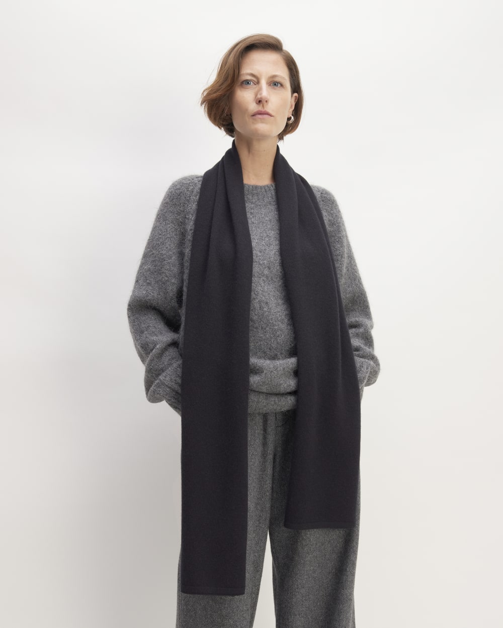womens-recashmere-scarf-black | primary
