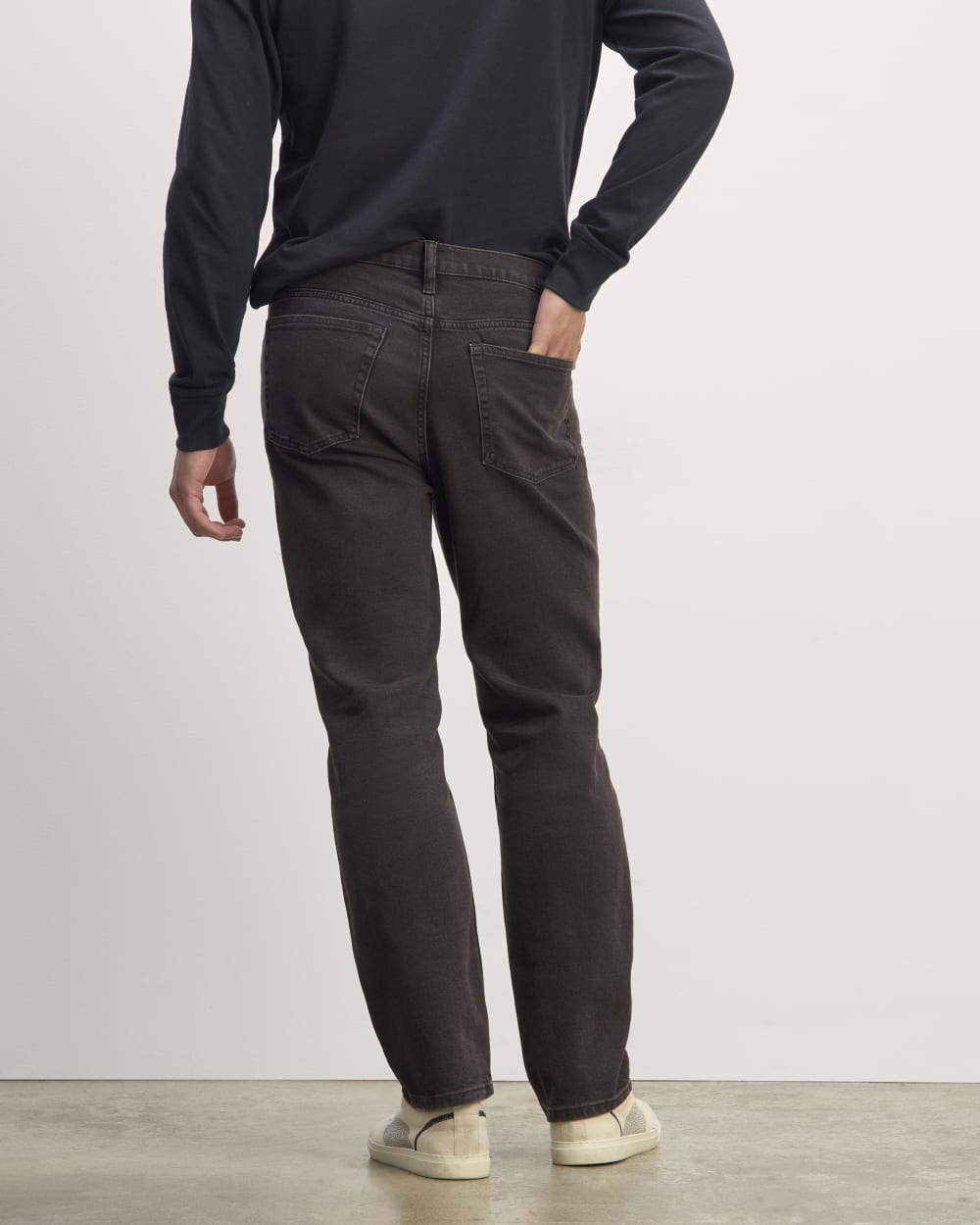 mens-organic-cotton-straight-leg-jean-wash-black
