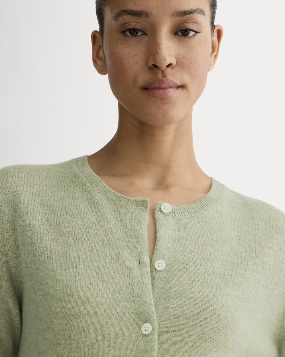 womens-cashmere-classic-crew-cardigan-light-heathered-moss
