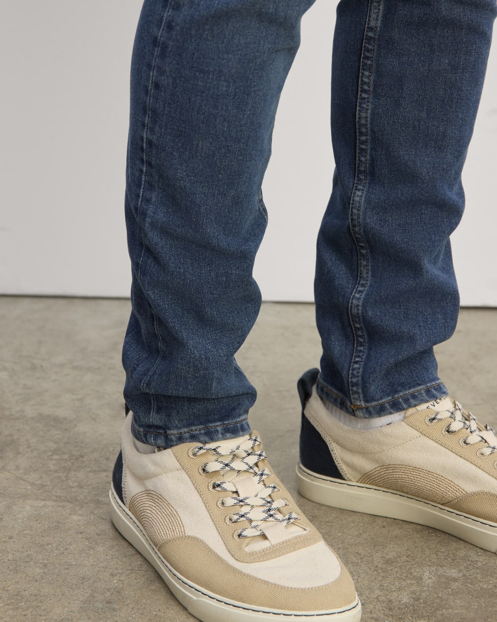 mens-uniform-performance-skinny-jean-med-indigo