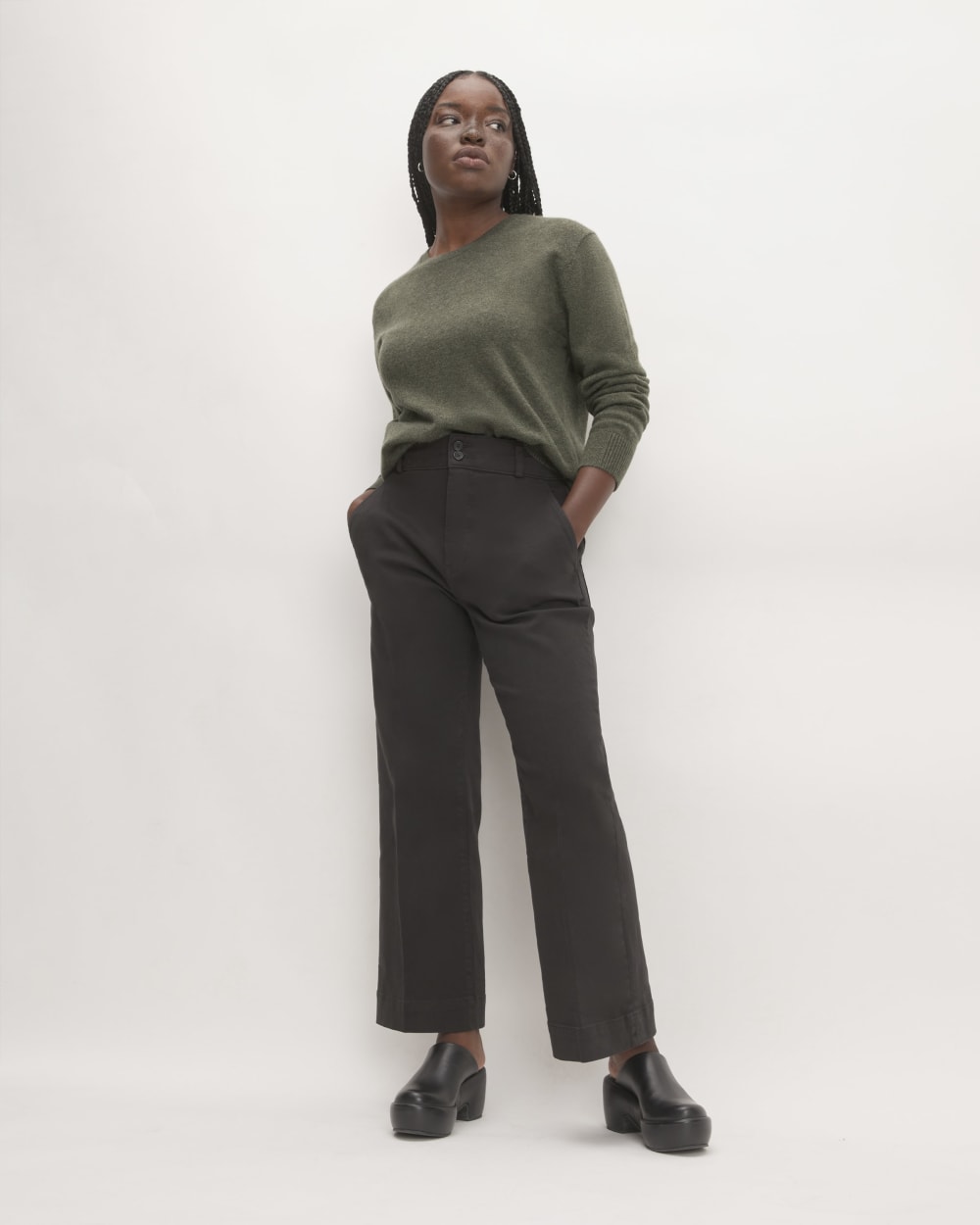womens-cashmere-classic-crew-sweater-heather-army-green