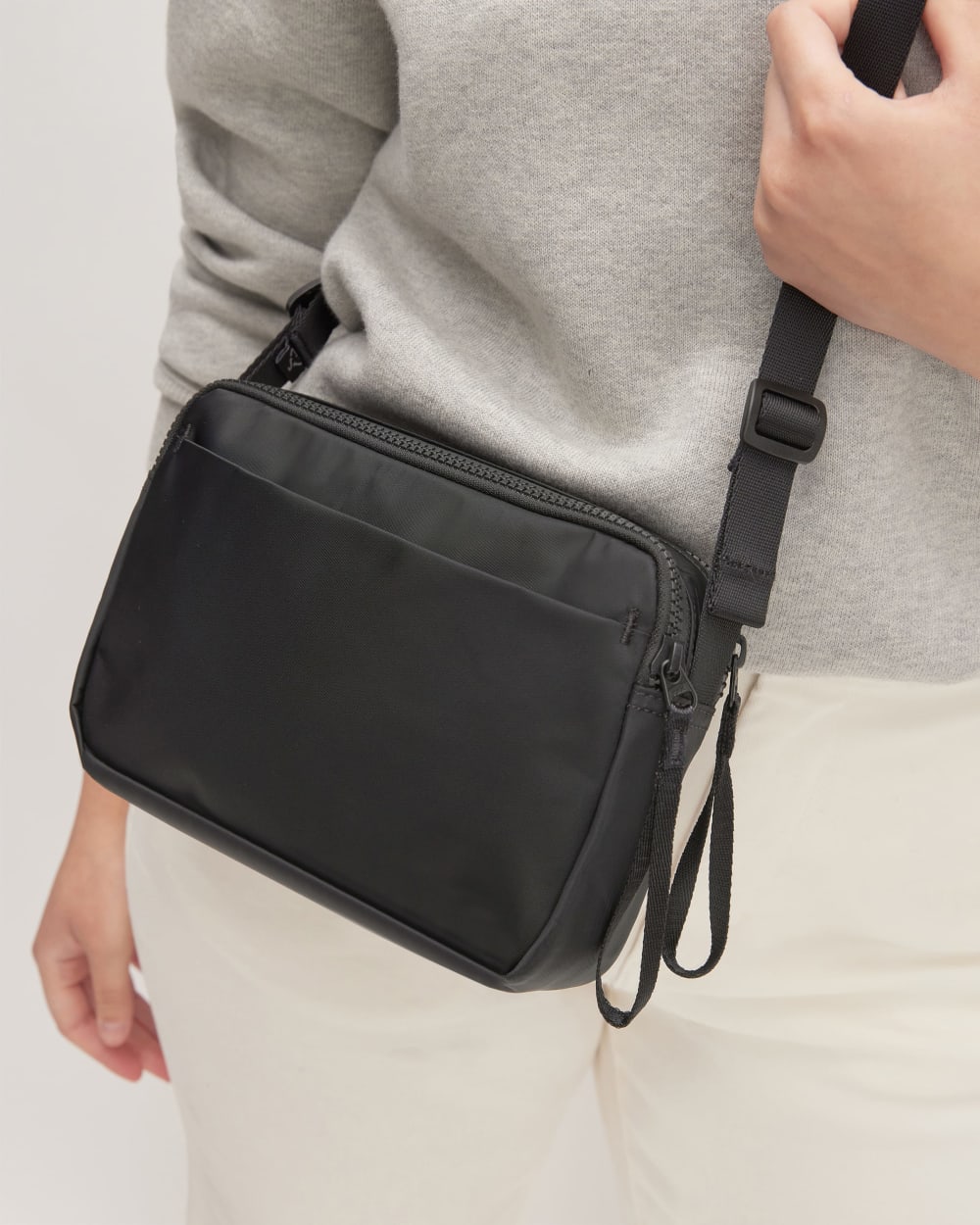womens-recycled-nylon-camera-bag-black | alt