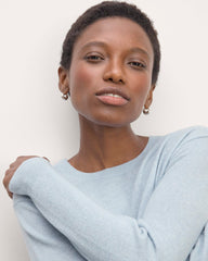 womens-cashmere-classic-crew-sweater-sky-blue