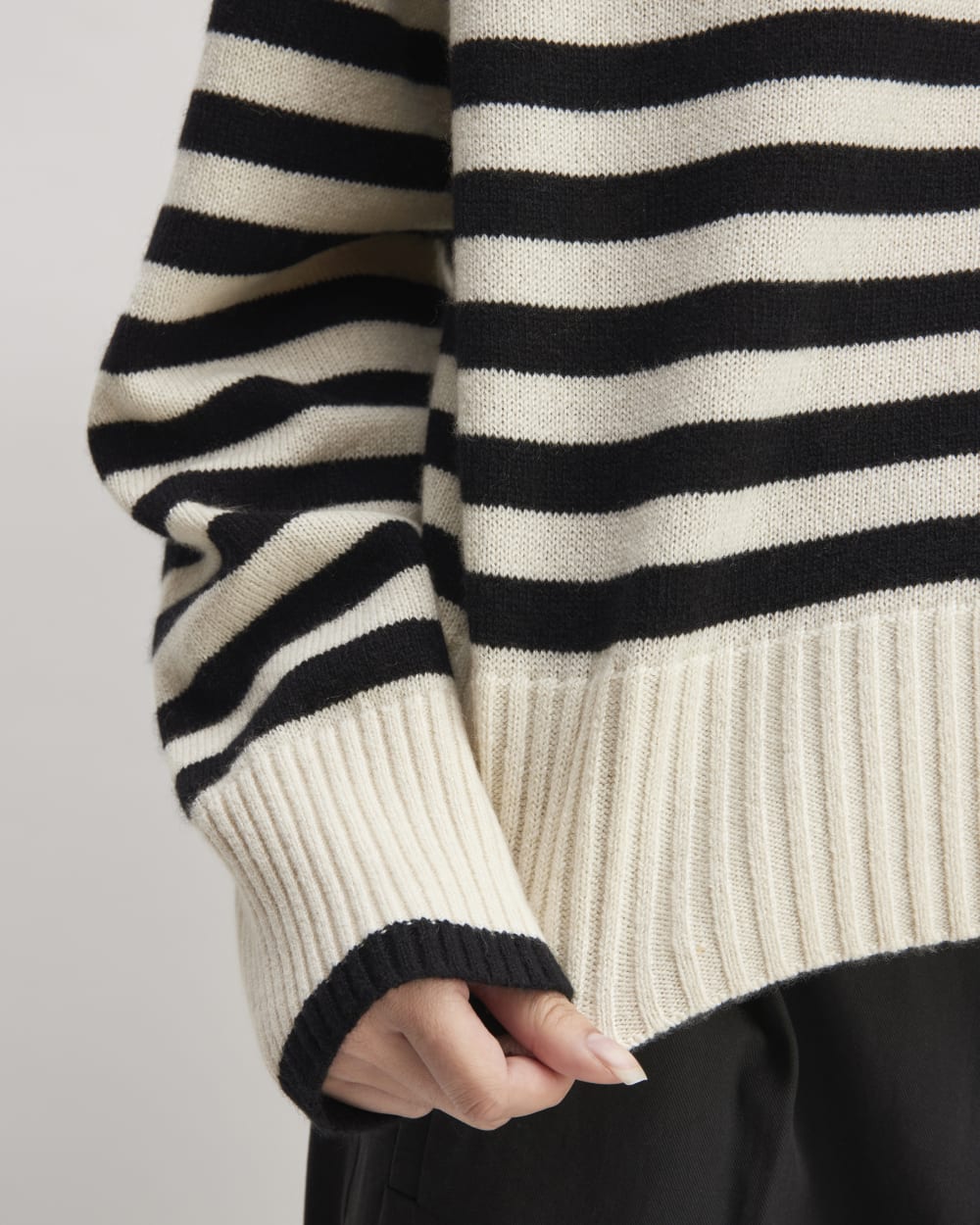 womens-cashmere-boxy-crew-sweater-bone-black