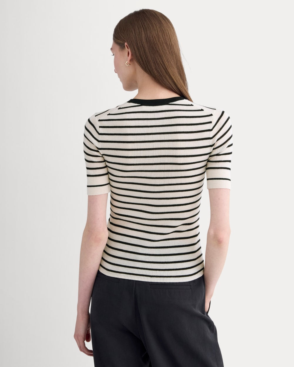 womens-short-sleeve-henley-soft-merino-parchement-black