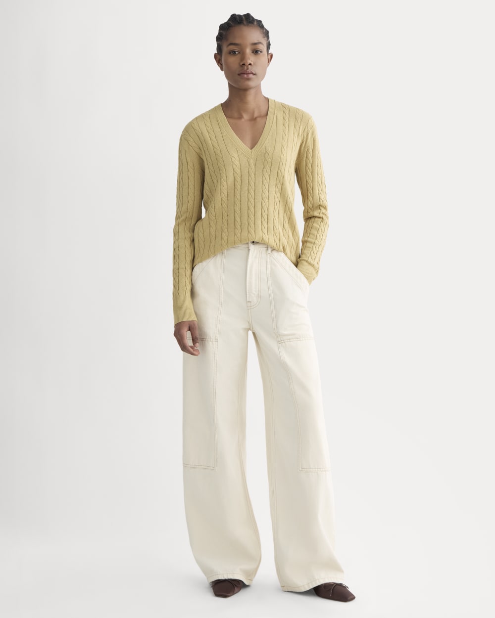 womens-cable-v-neck-in-cotton-cashmere-classic-khaki