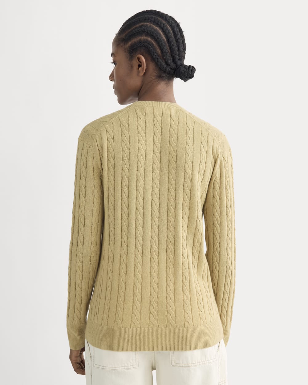womens-cable-v-neck-in-cotton-cashmere-classic-khaki