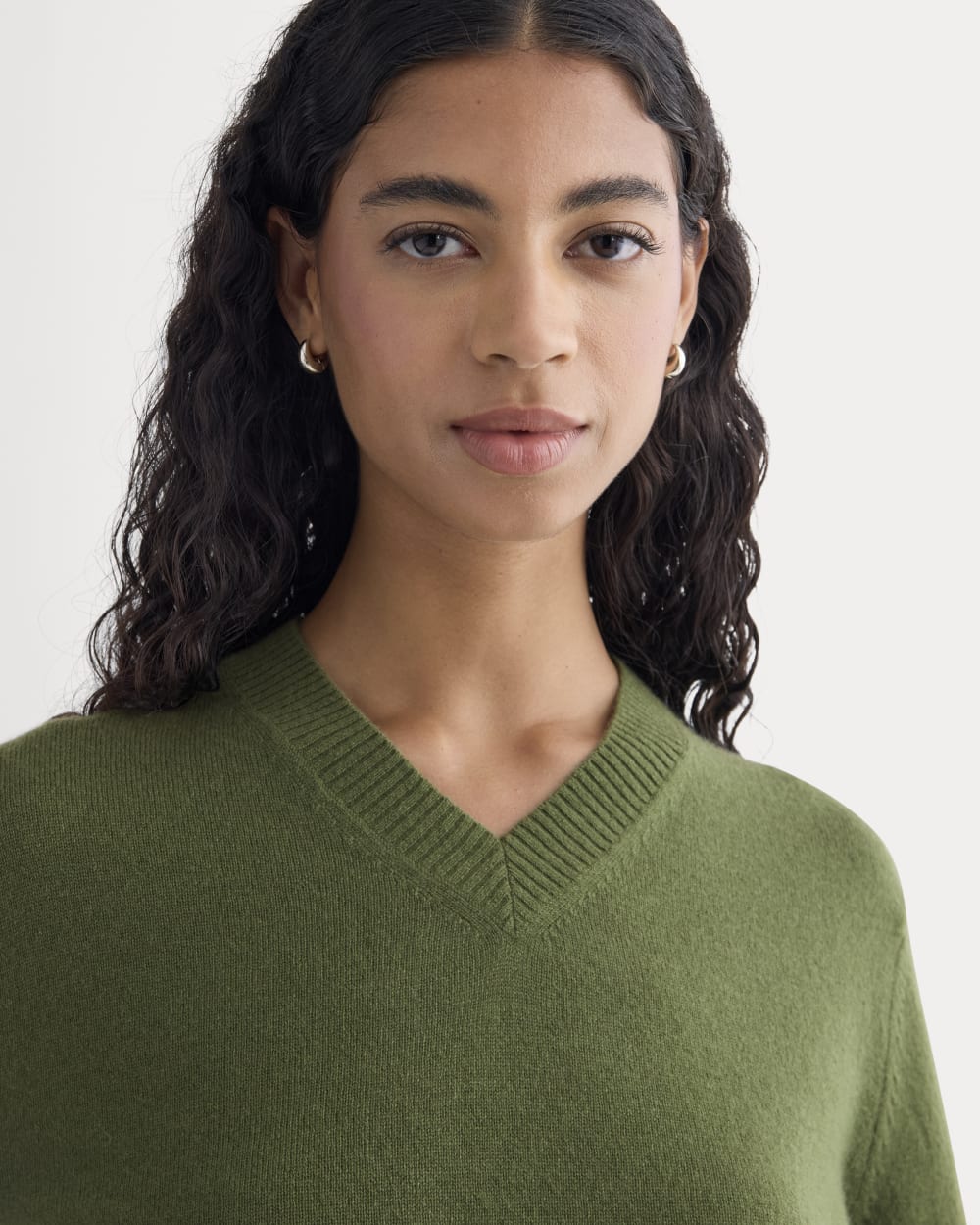 womens-cashmere-cropped-high-v-sweater-forest-green