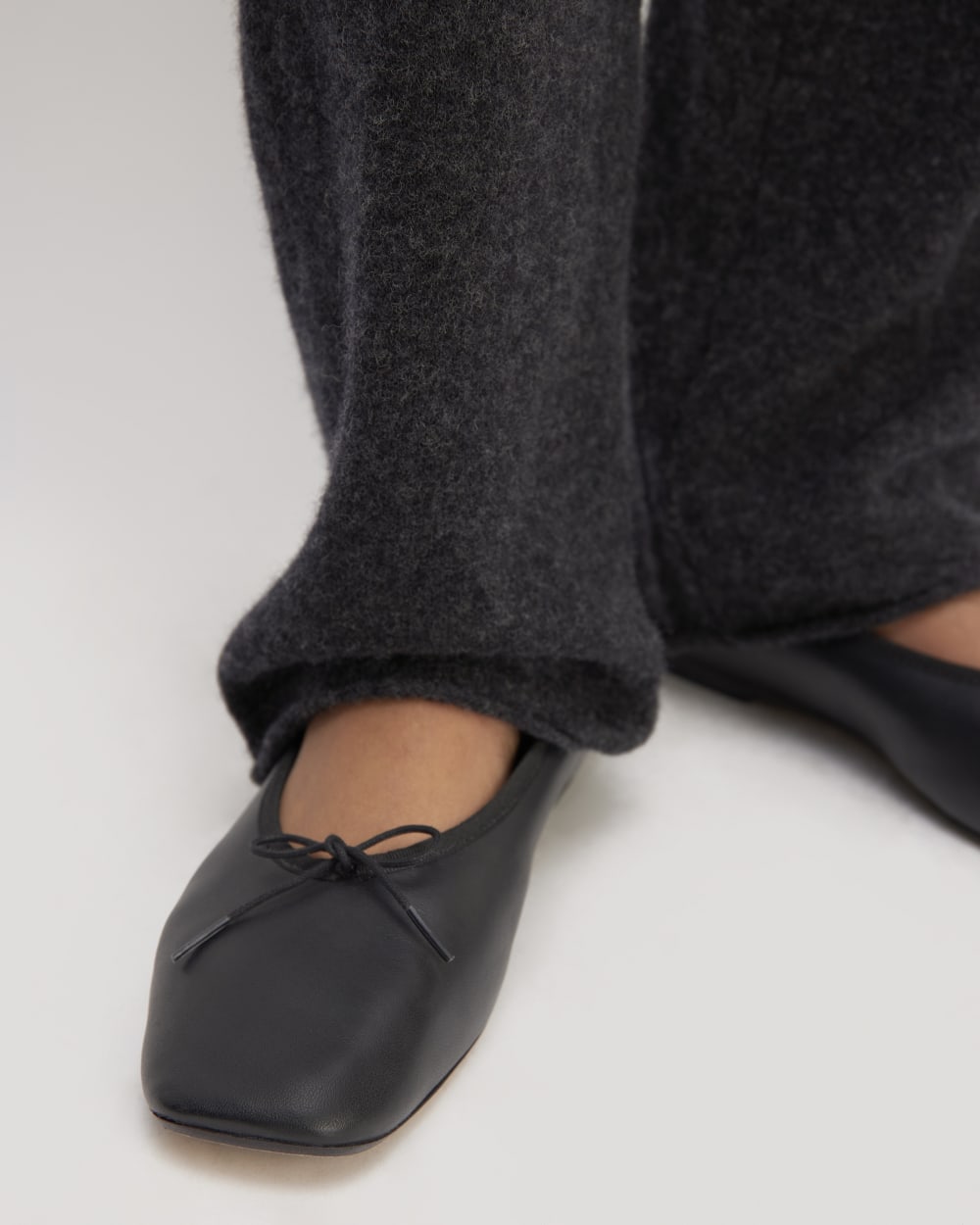 womens-cozy-stretch-sweatpant-charcoal