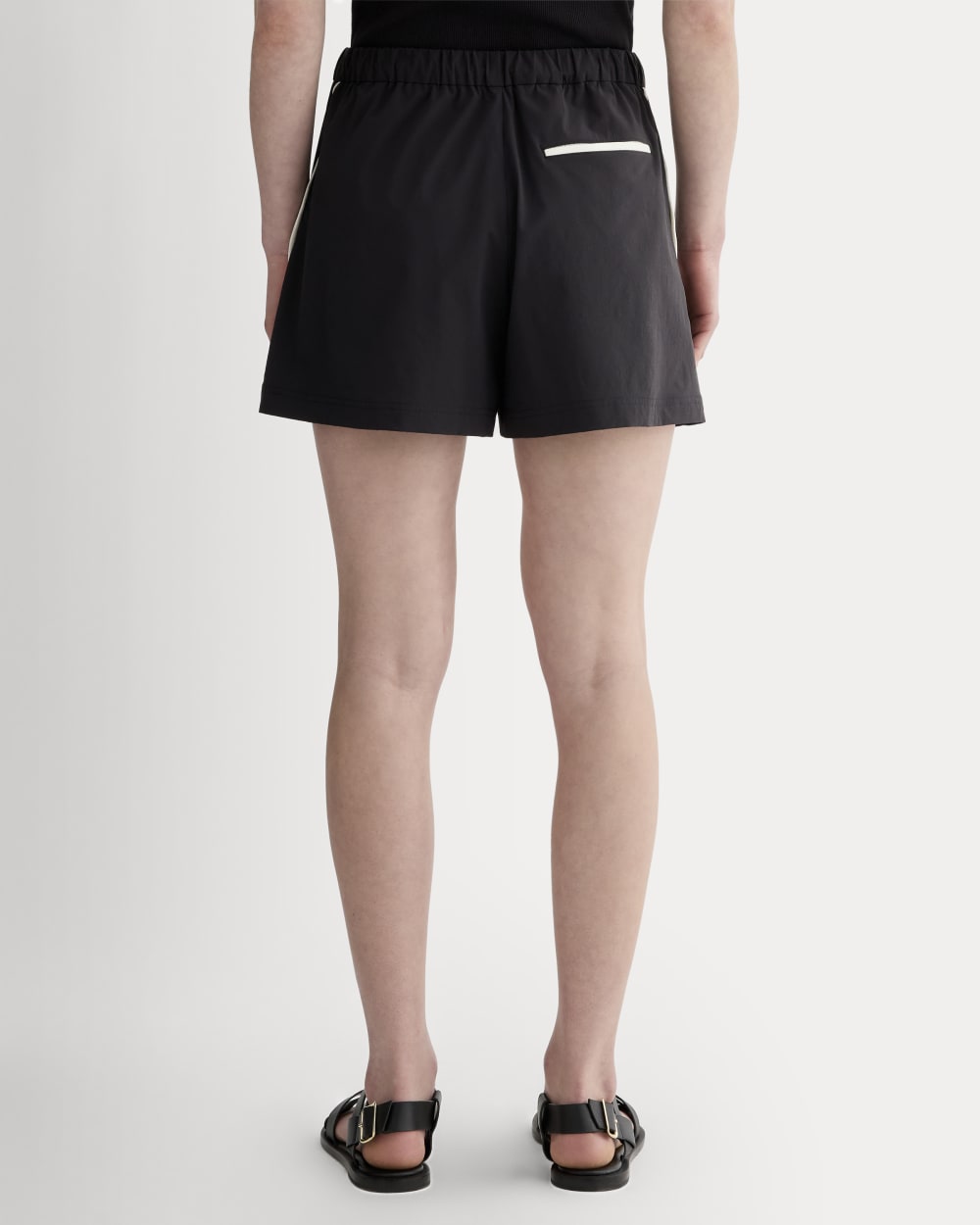womens-anywhere-barrel-short-black