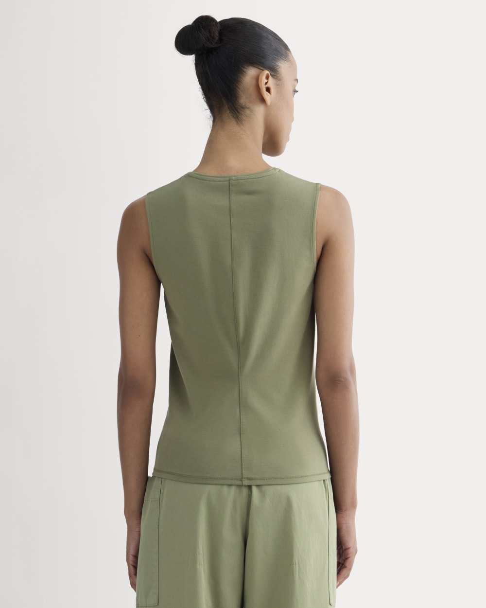 womens-form-crewneck-tank-lichen-green
