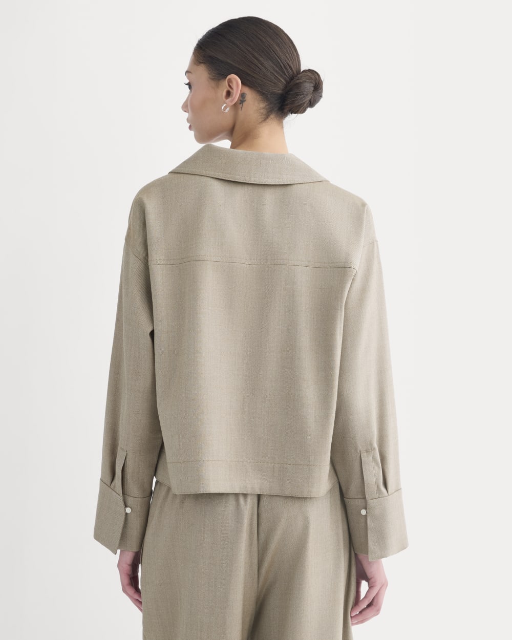 womens-overshirt-in-tailor-twill-light-taupe