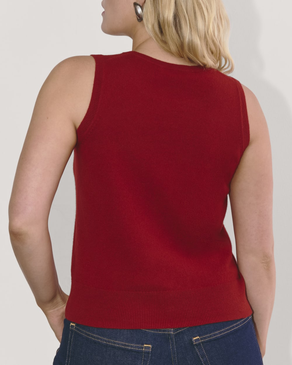 womens-cashmere-classic-sweater-tank-berry-red