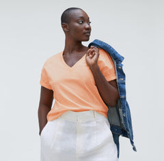 womens-organic-ctn-boxy-v-tee-apricot