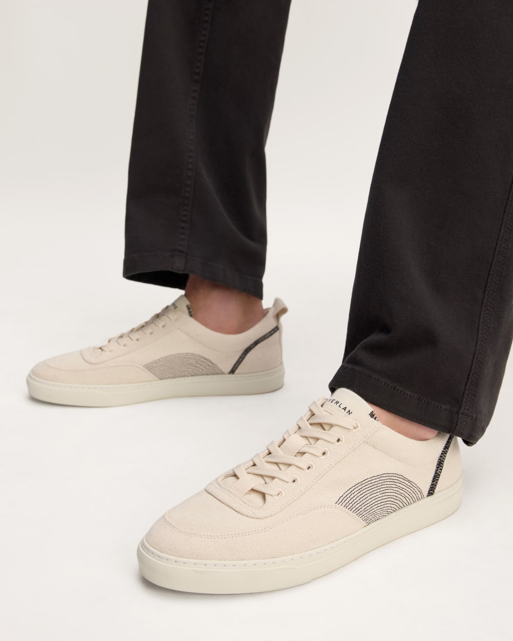 womens-tread-bare-sneaker2-canvas-black | alt