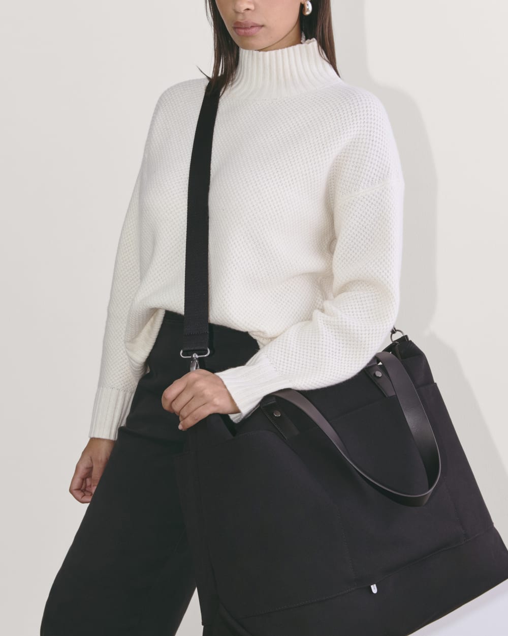 womens-canvas-weekender-black